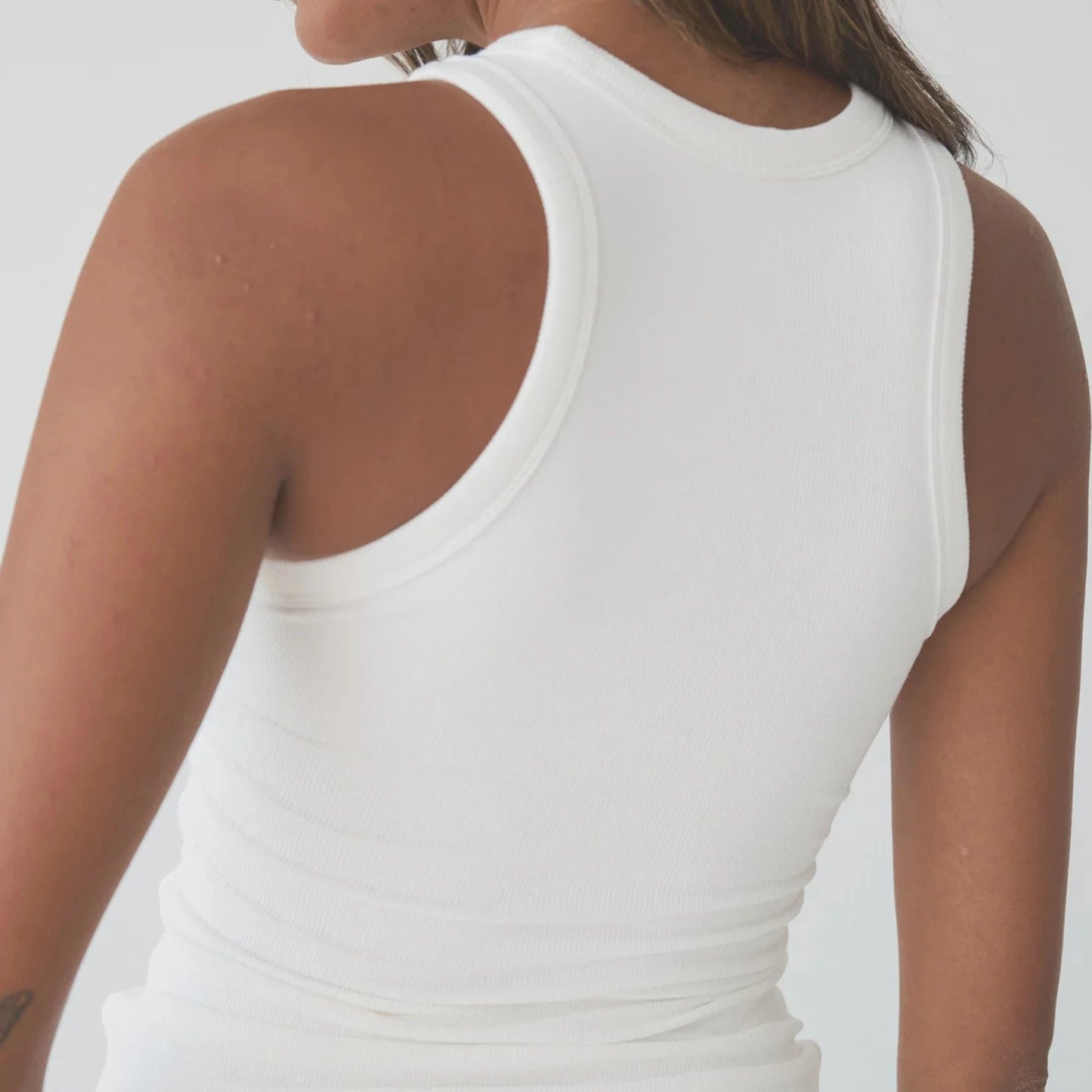 Le no-bra top avec brassière intégrée
